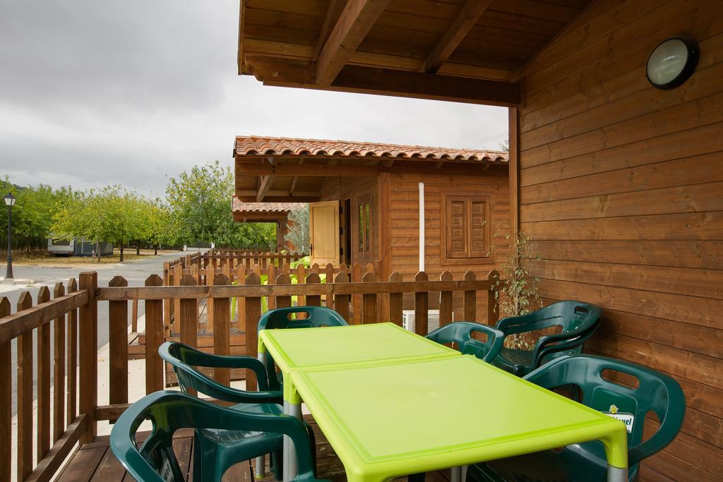 Camping La Sierrecilla Humilladero Екстер'єр фото